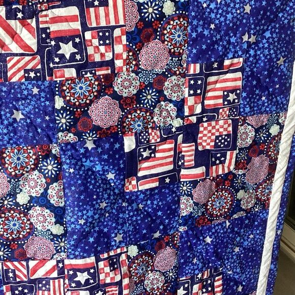 NWT Americana Hand Crafted Large Lap Quilt in Red, White and Blue - Picture 7 of 15